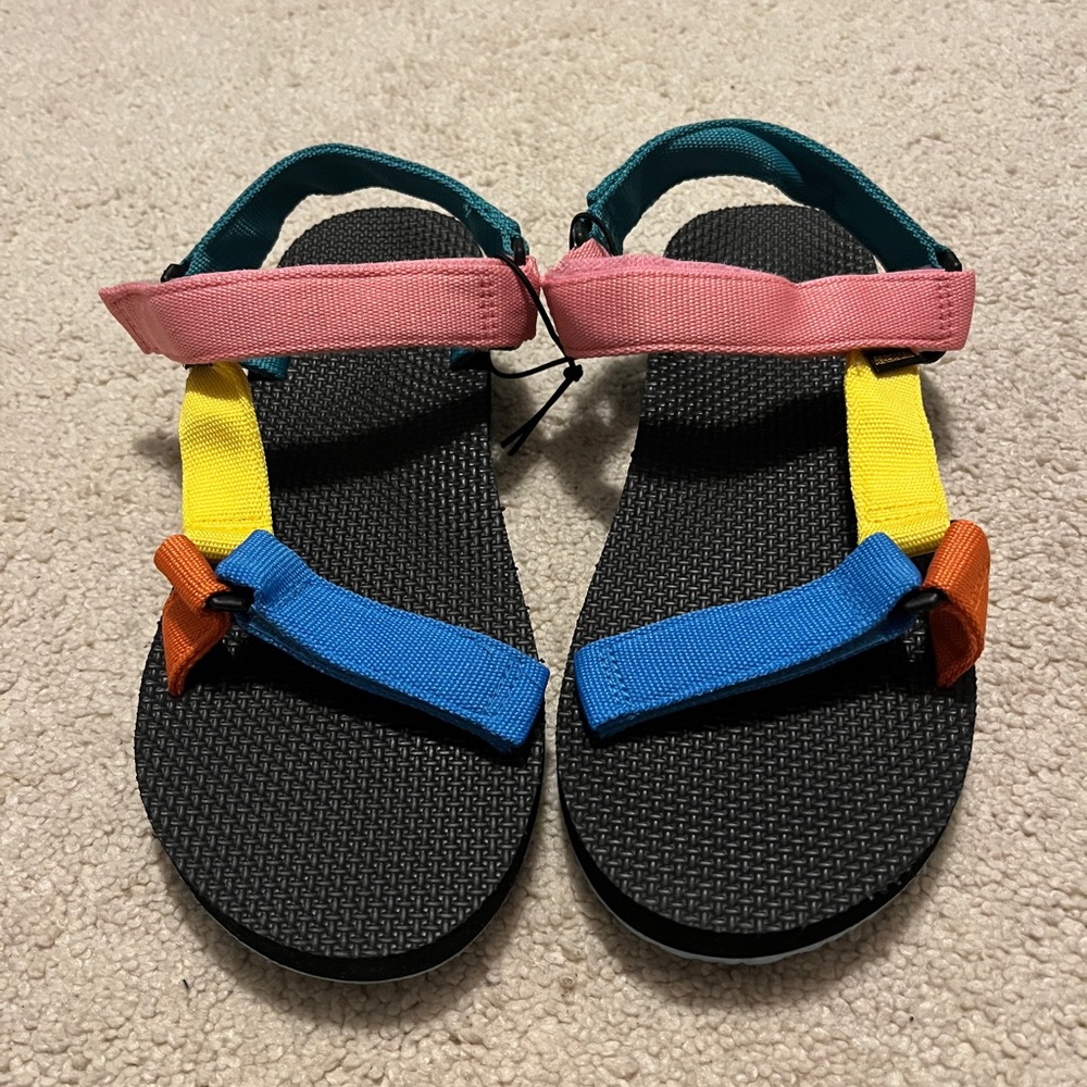 Colorful Aleader sandals